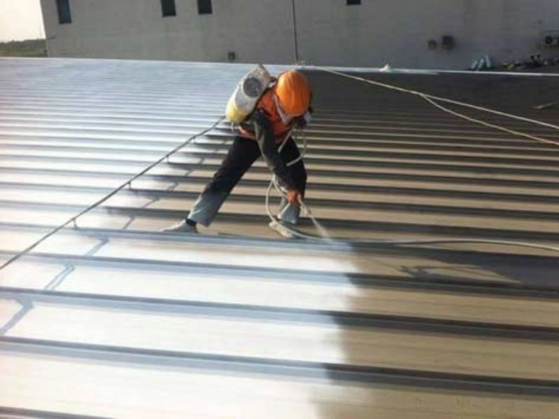 Cần chọn loại sơn chống thấm phù hợp với loại mái tôn của bạn