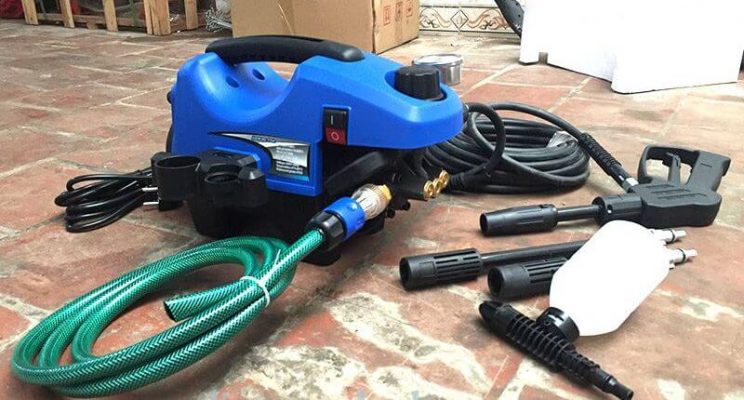 Chuẩn vị dụng cụ để vệ sinh máy lạnh