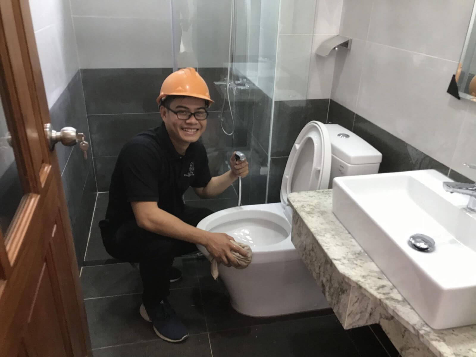 Khắc phục các sự cố khác liên quan đến bồn cầu nhà vệ sinh