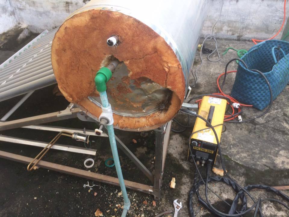 Một số nguyên nhân cần sửa máy nước nóng năng lượng mặt trời