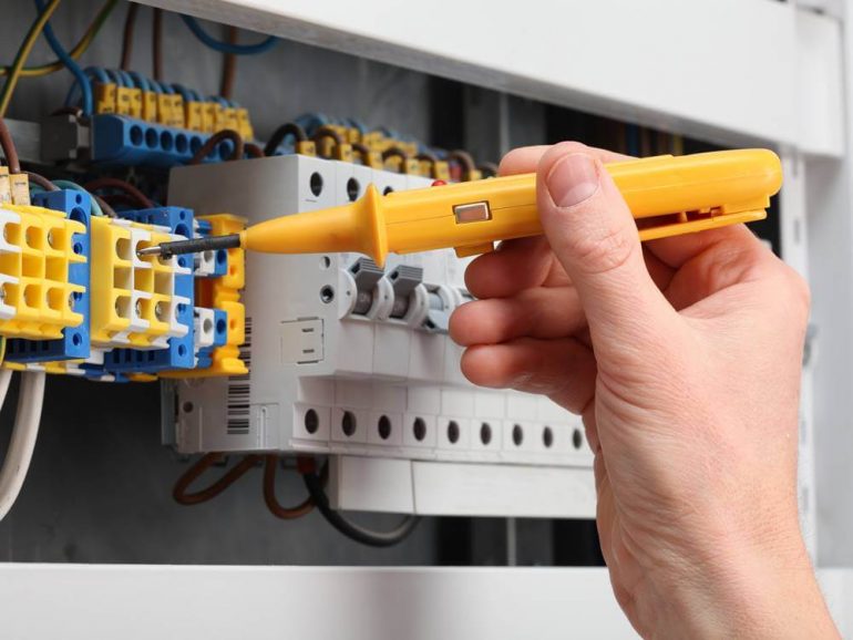 Thợ giúp việc - Dịch vụ sửa điện uy tín, chất lượng