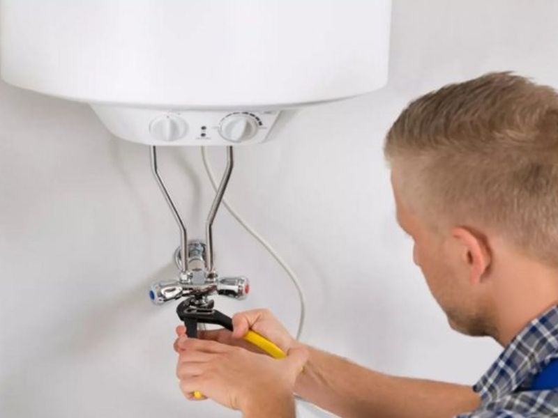 Lỗi hệ thống điện là nguyên nhân chính dẫn đến hư máy nóng lạnh