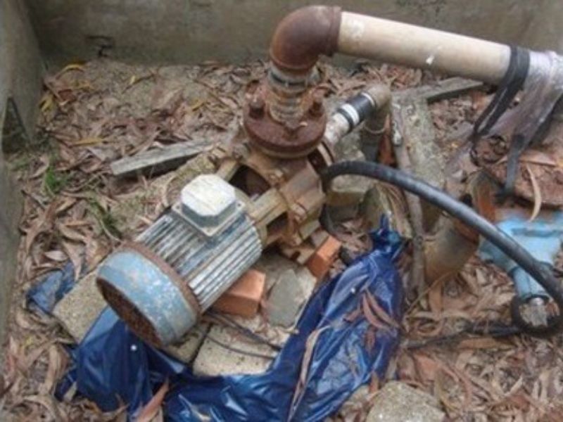 Cánh quạt bị hỏng do va chạm với vật cứng trong nước