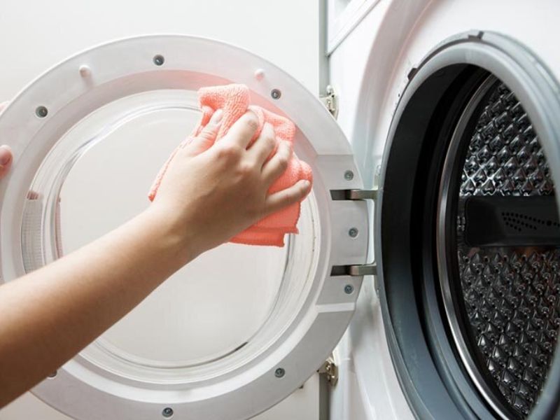 Một vài lý do bạn nên vệ sinh máy giặt